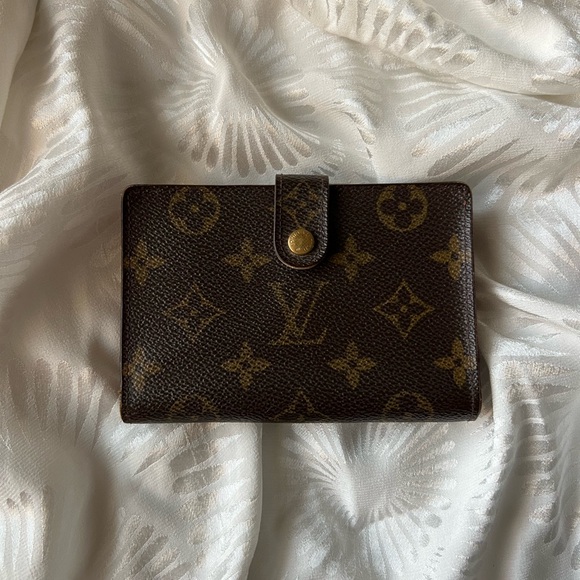 Louis Vuitton Wallet - Picture 4 of 16